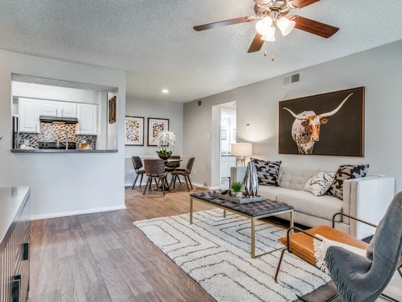 Exchange 7272 in Dallas, Texas
