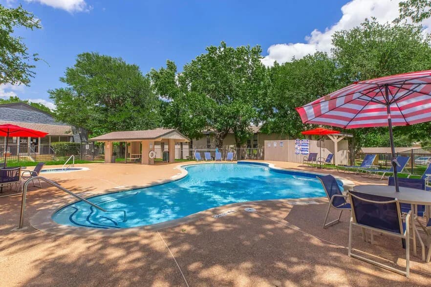 Spring Valley Apartments in Euless, Texas