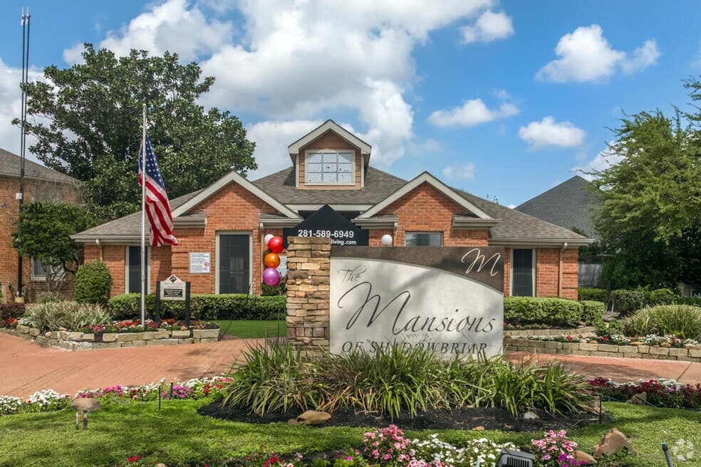 Mansions Of Shadowbriar in Houston, Texas