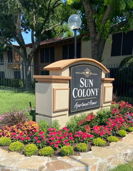 Sun Colony Apartments in Dallas, Texas
