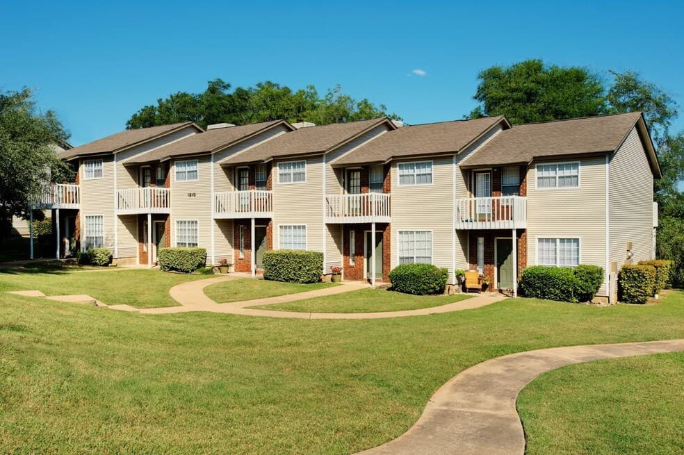 River Crossing Townhomes — photo 2