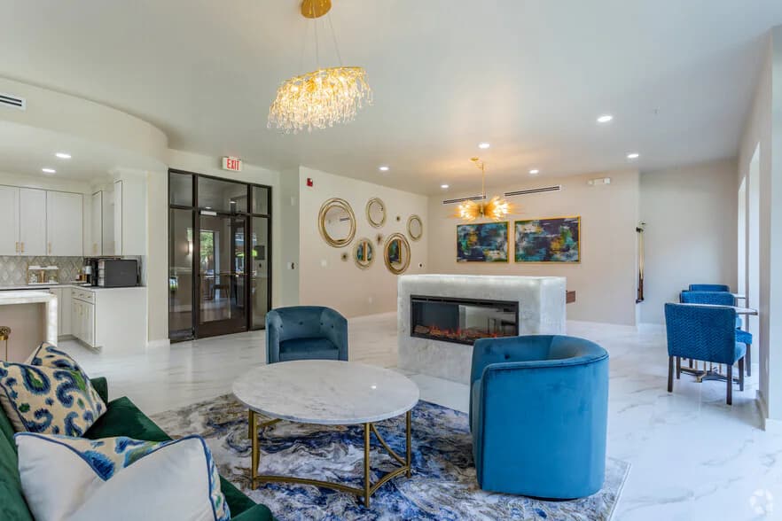 Resort at 925 Main in Grapevine, Texas