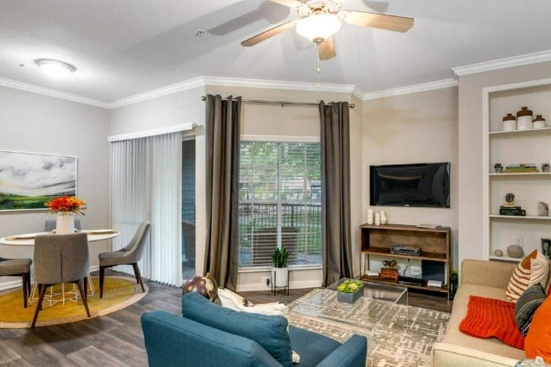 Hollister Place in Houston, Texas