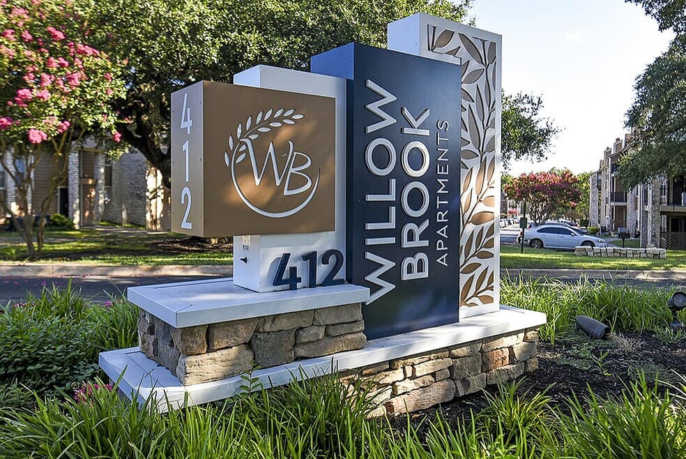 Willow Brook Apartments — exterior
