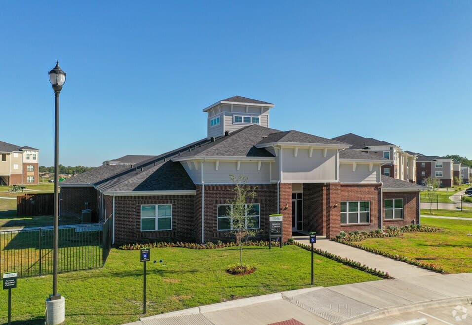 EMLI at Liberty Crossing Apartments in Wilmer, Texas