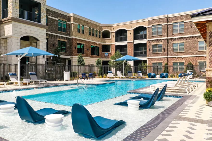 Brea Frisco — exterior