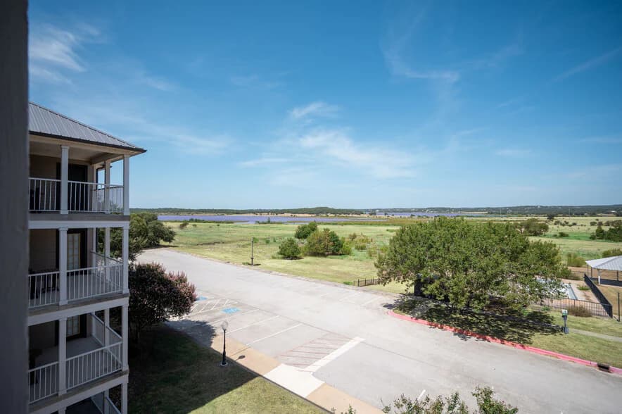 Hill Country Resort and Luxury Apartments in Canyon Lake, Texas