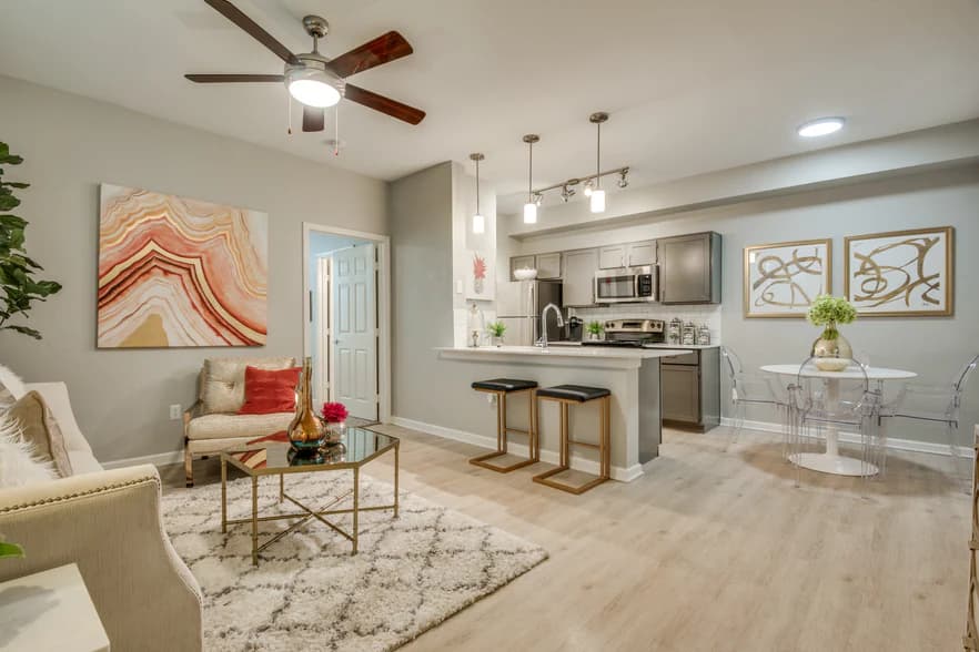 The Loren Apartments in Dallas, Texas