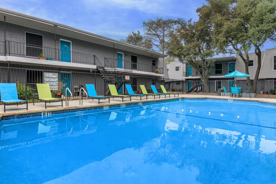 Villa Gardens in Farmers Branch, Texas