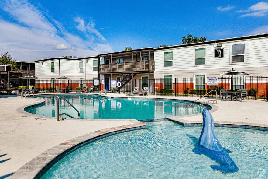 Montabella at Oak Forest in Houston, Texas