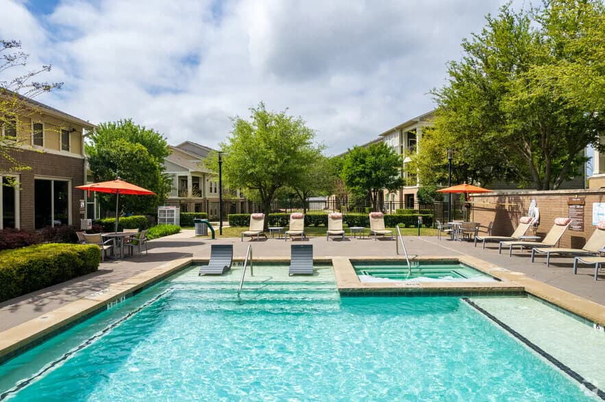 Encore Alsbury in Burleson, Texas