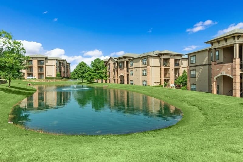 Falcon Lakes in Arlington, Texas