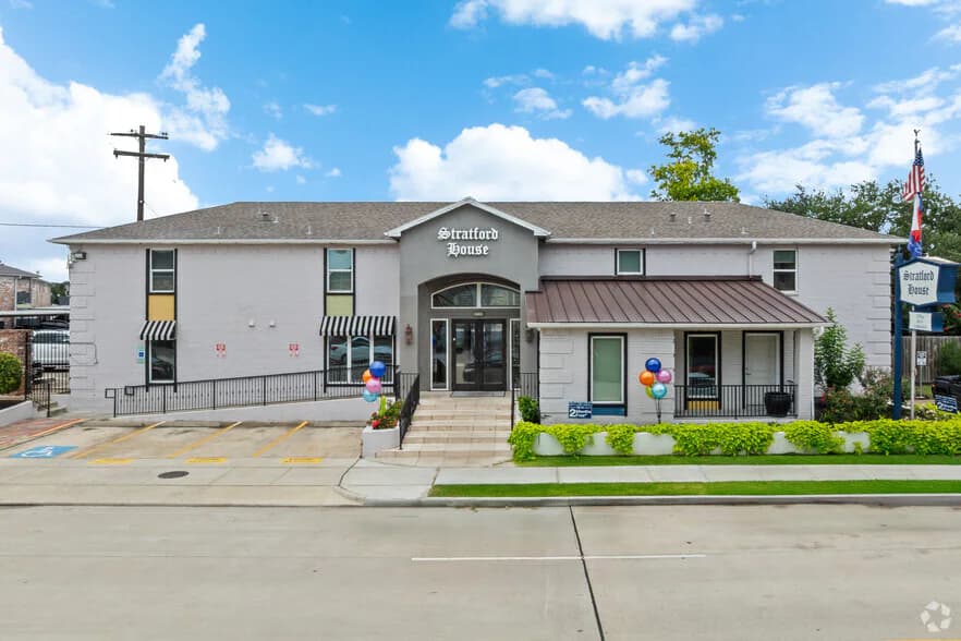 Stratford House Apartments in Houston, Texas