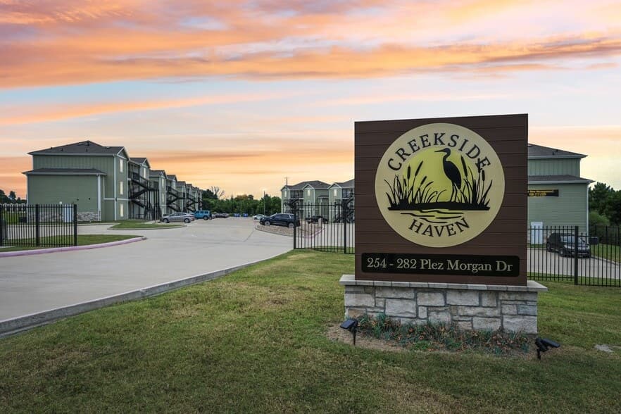 Eagles Nest Apartment Homes in Montgomery, Texas