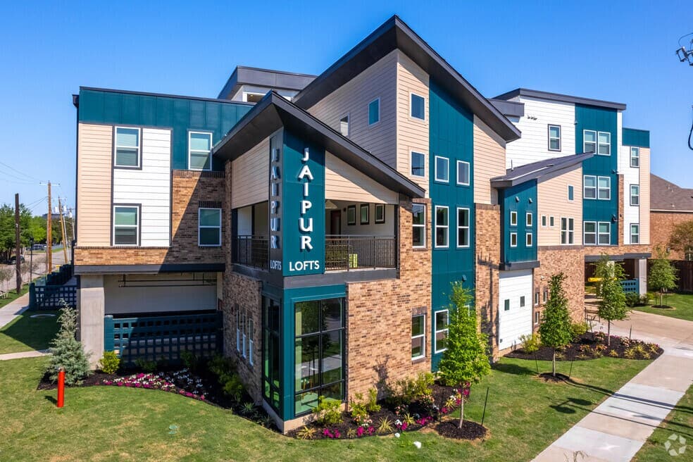 Jaipur Lofts in Dallas, Texas