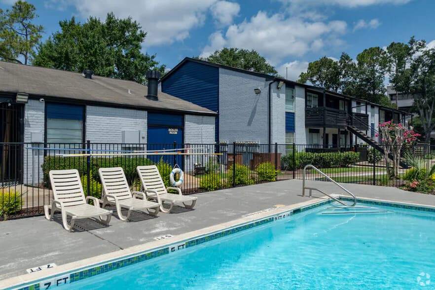 Crosby at Westchase Apartments in Houston, Texas