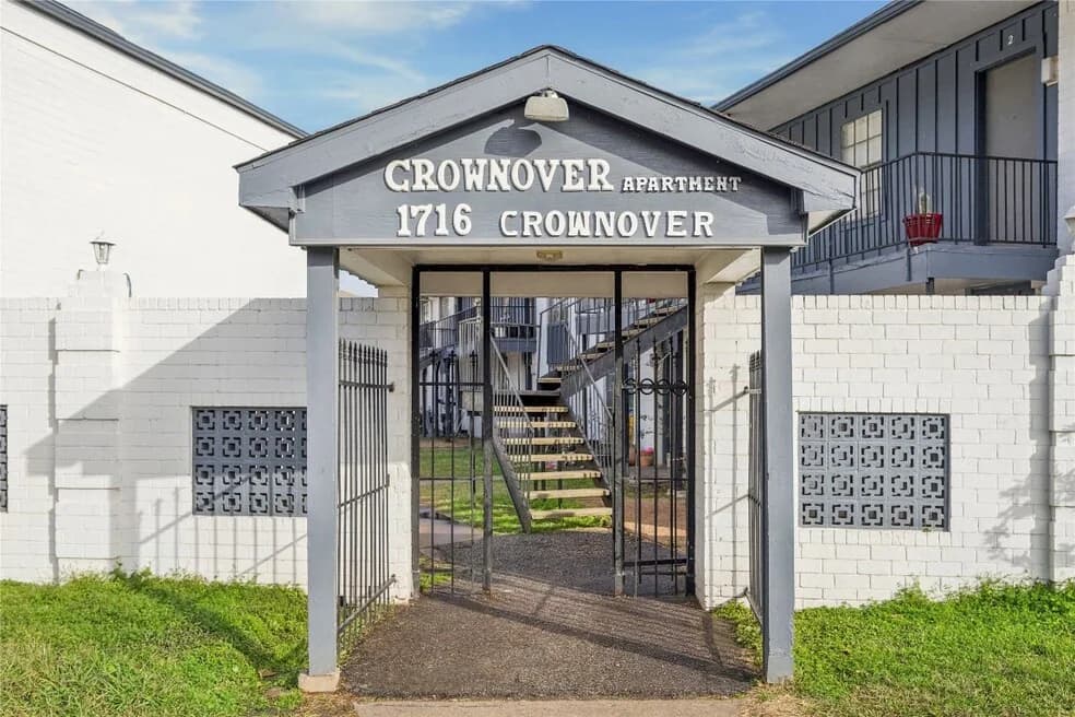 Crownover Apartments — photo 4
