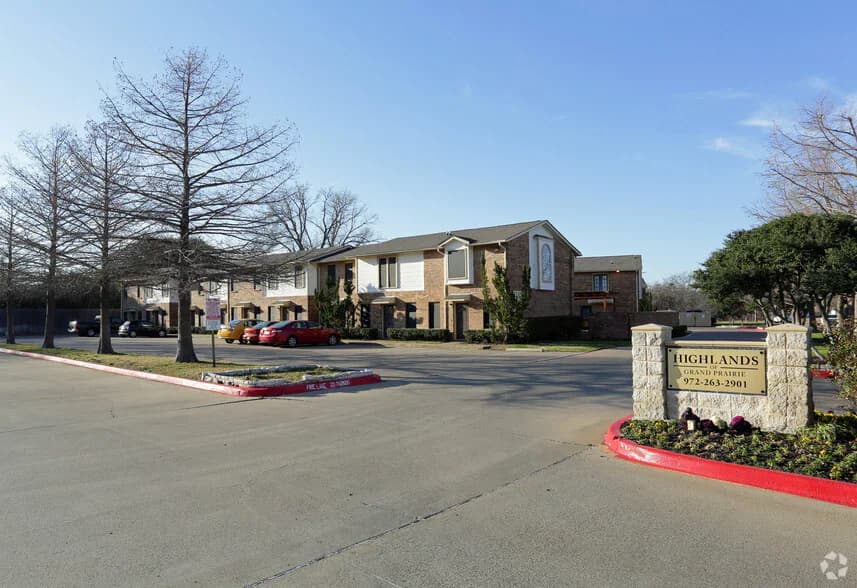 Highlands of Grand Prairie — exterior