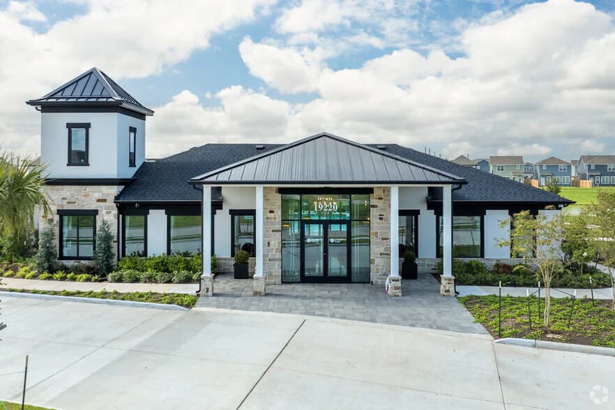Pradera Oaks in Rosharon, Texas