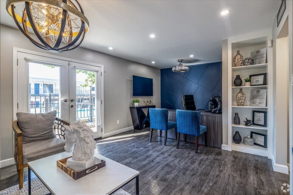 The Ashley at Bluffview Apartments — photo 5