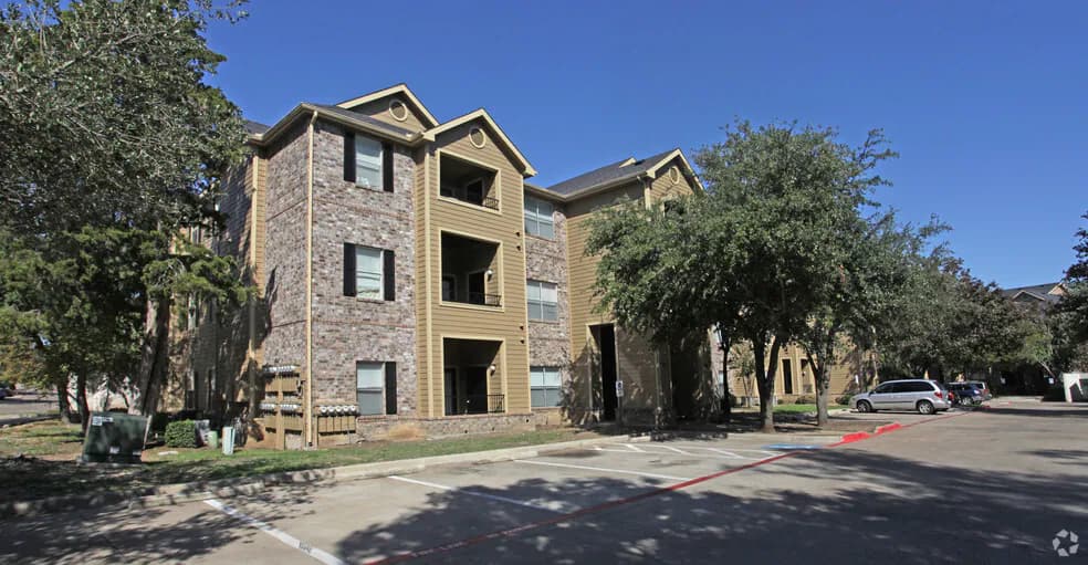 Park at Cliff Creek in Dallas, Texas