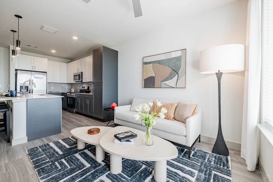 Del Via Apartments in Del Valle, Texas