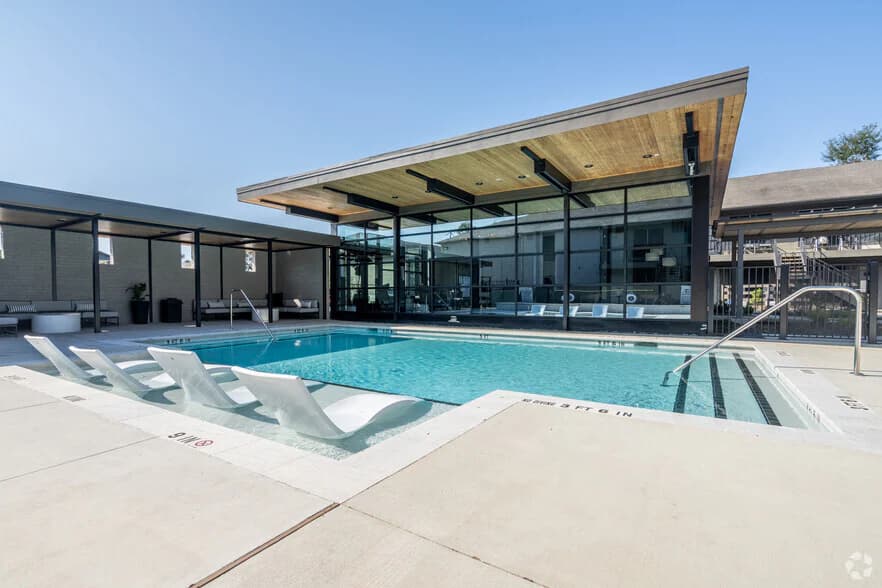 Heights 2121 in Houston, Texas
