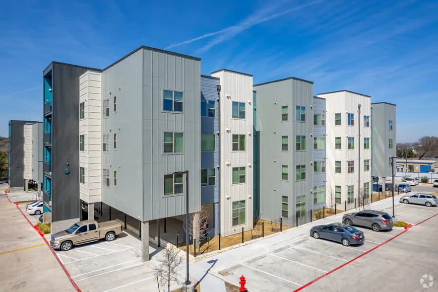 Laurel Creek Apartments in Austin, Texas