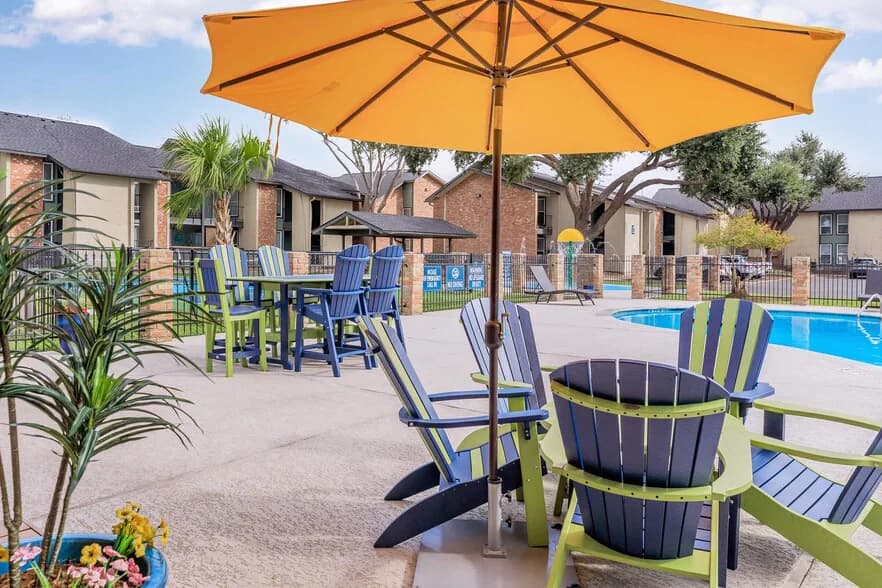 Residence at Deer Park Apartments in Deer Park, Texas