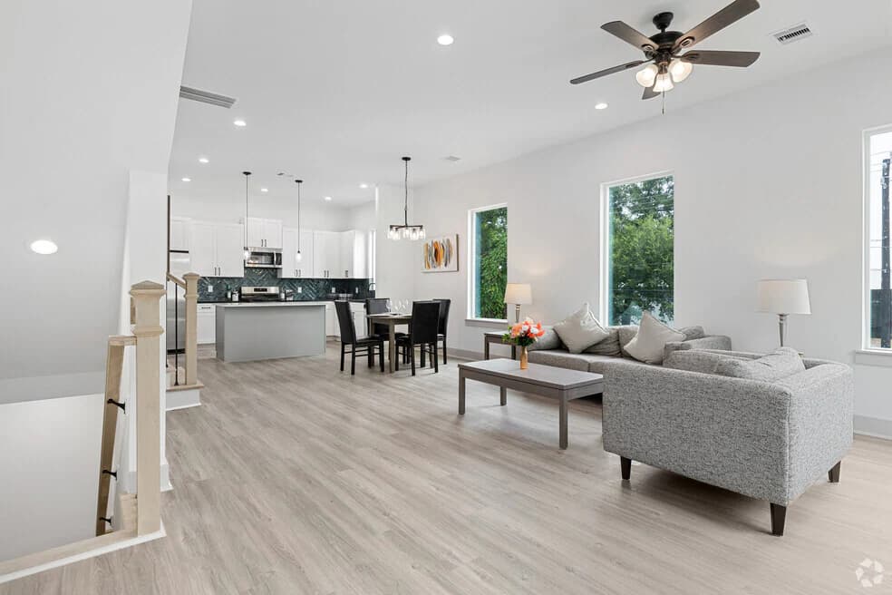 Creekmont at Garden Oaks — photo 4