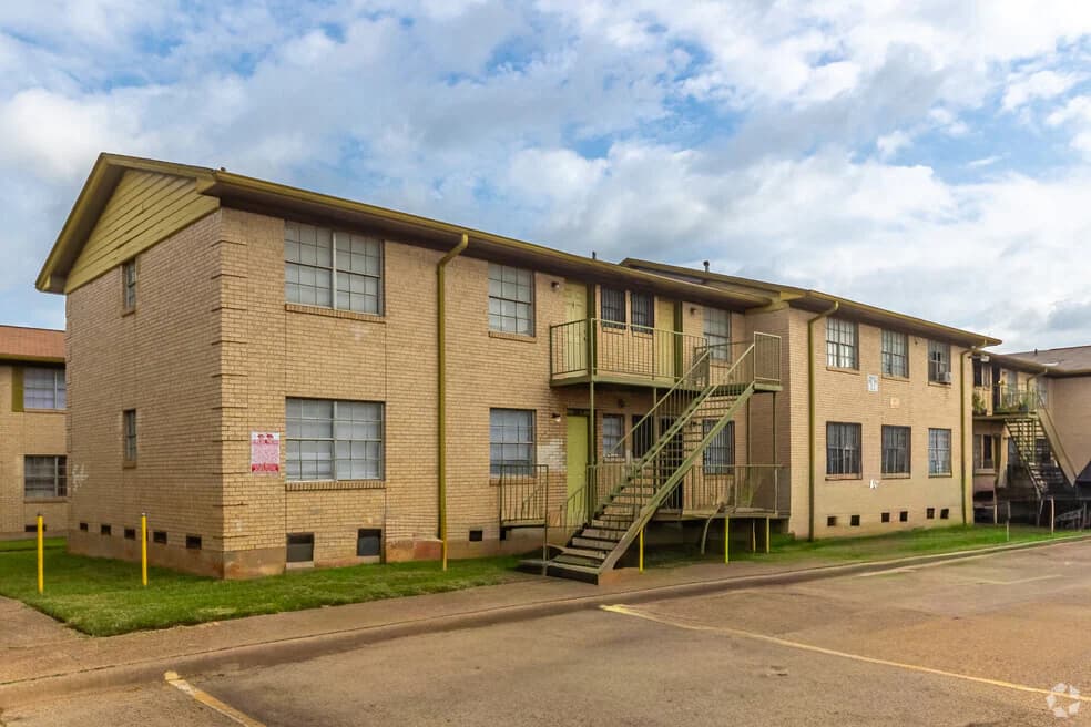 Southdale Apartments — photo 2