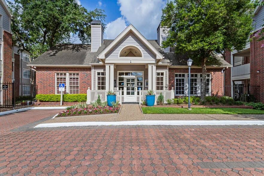 Gables Citywalk & Waterford Square in Houston, Texas