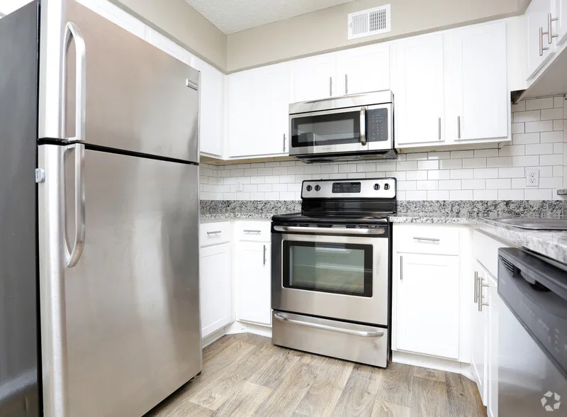 Huntington Cove Townhomes in Farmers Branch, Texas