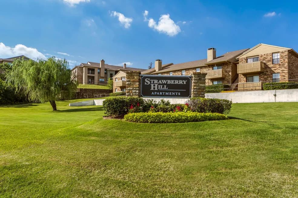 Strawberry Hill Apartments — exterior