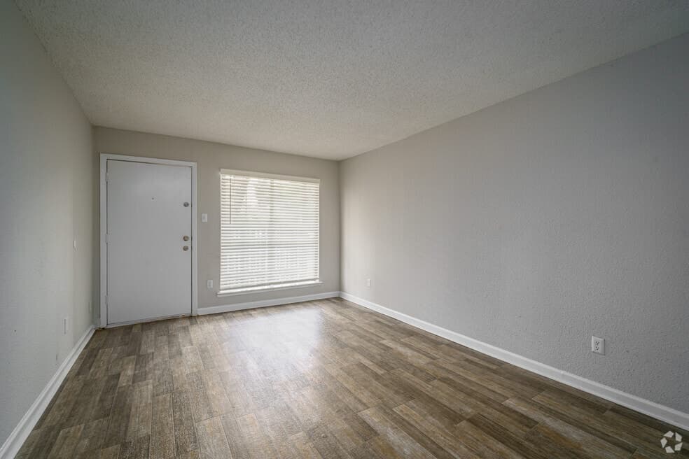 Woodlake Meadows — photo 2