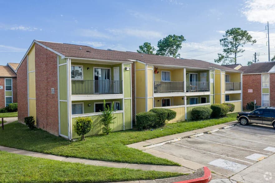 Retreat on Rosslyn in Houston, Texas
