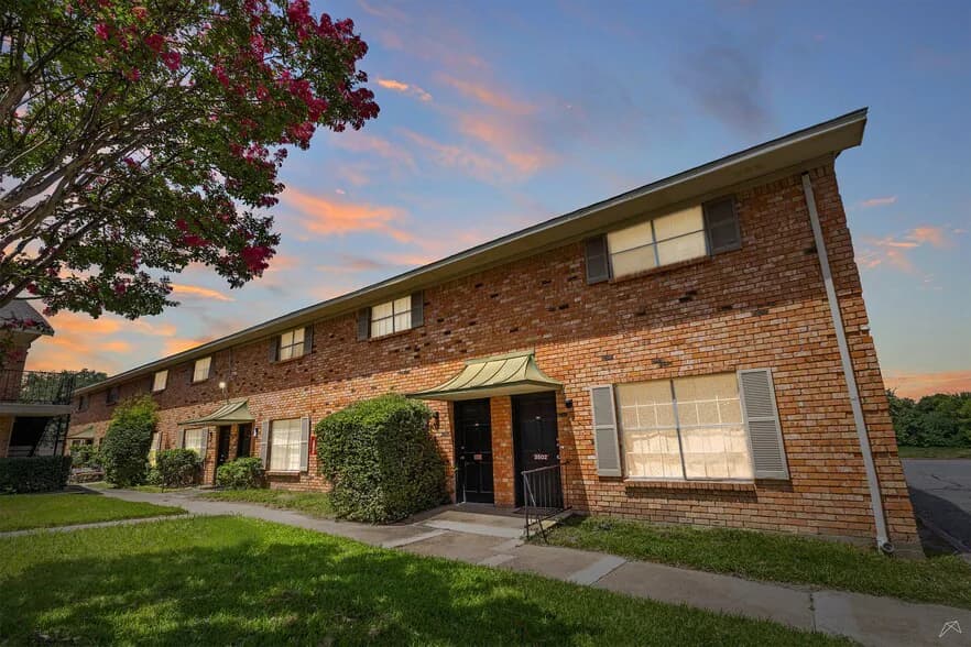 The Burgundy Apartments in Dallas, Texas