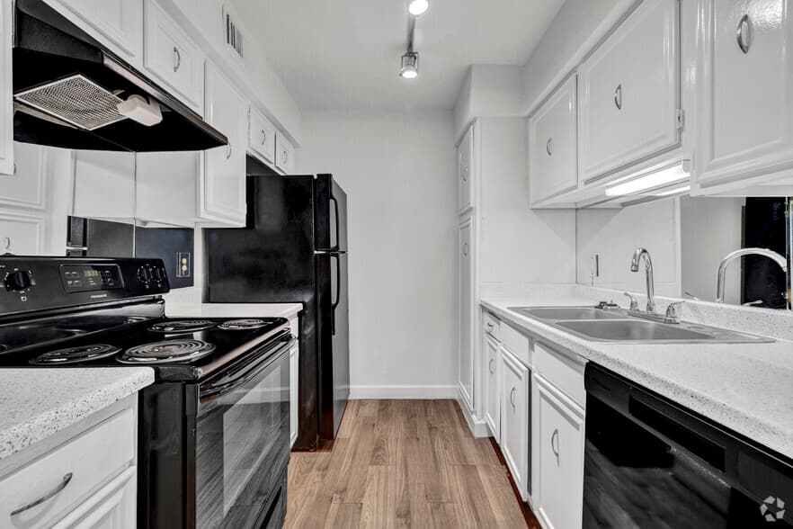 Avalon Square Apartments in Houston, Texas