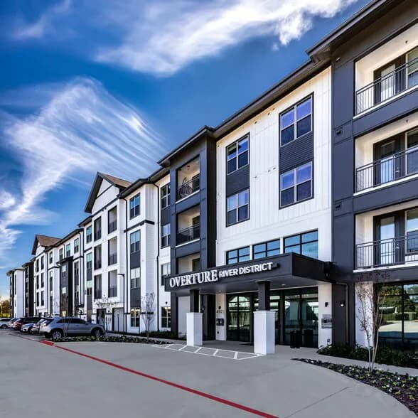 Overture River District 55+ Active Adult Apartment Homes in Fort Worth, Texas