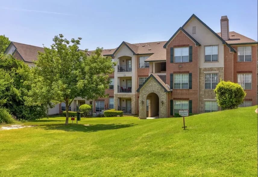 Seven Oaks Apts in Garland, Texas