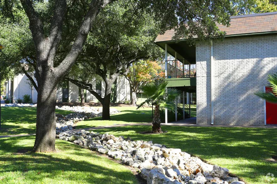 Avalon Palm Apartments in Austin, Texas