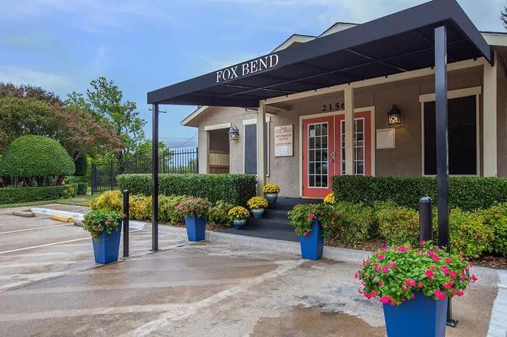 FOX BEND APARTMENTS in Garland, Texas