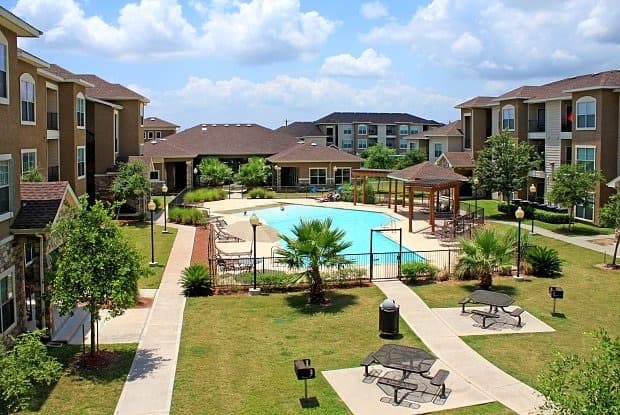 Bayview Apartments in Baytown, Texas