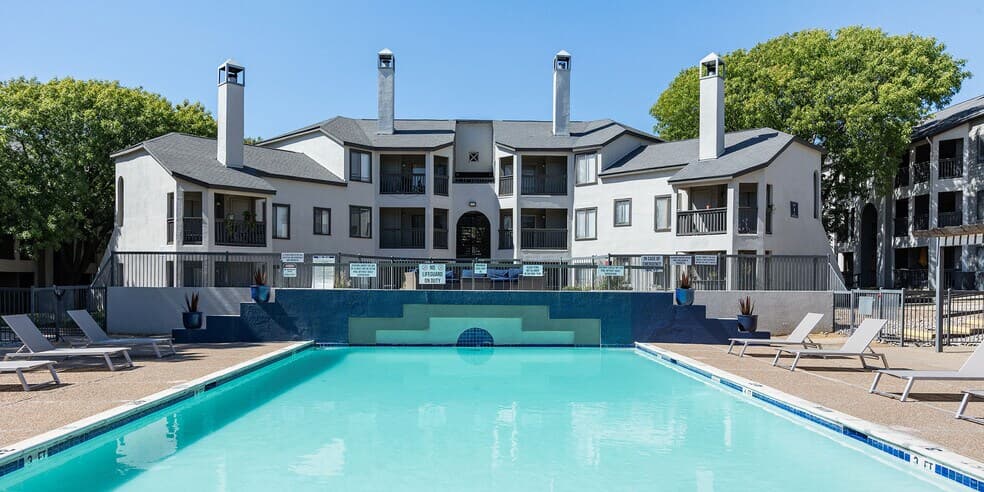 Waverly Park Apartments — exterior