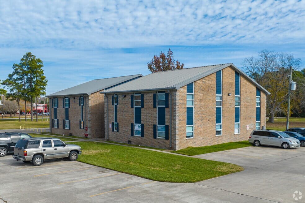 Thomas Manor Apartments — photo 4