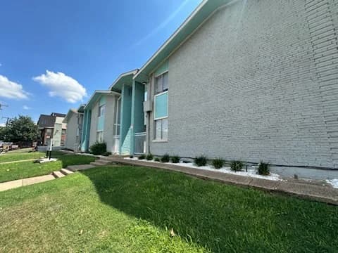 Monarch Court — photo 3