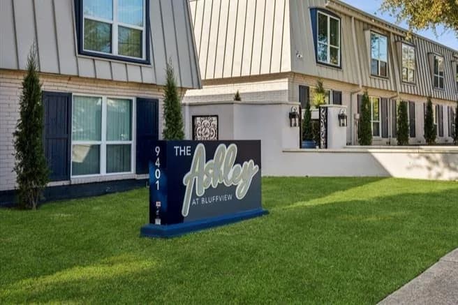 The Ashley at Bluffview Apartments — photo 2