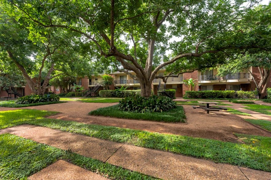 Colony Oaks in Houston, Texas