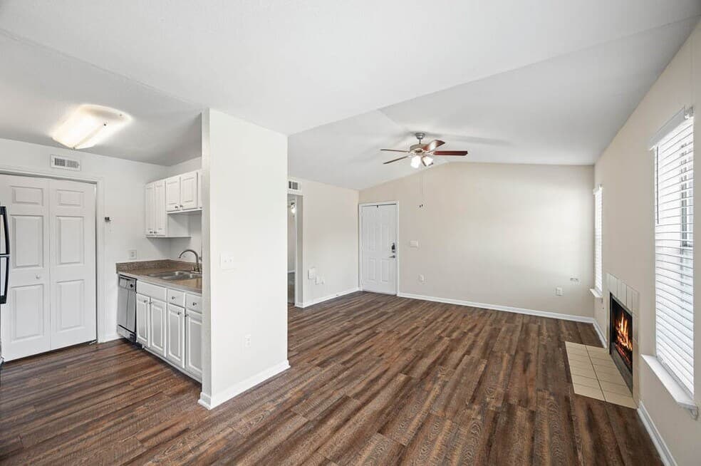 College View Apartments — photo 5