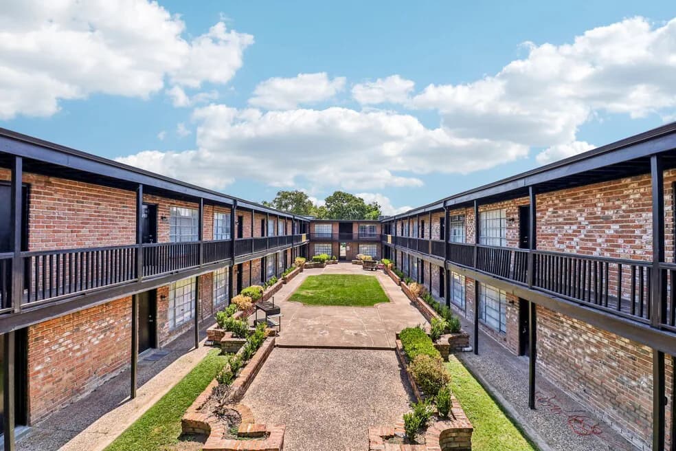Rose Garden Apartments in Houston, Texas